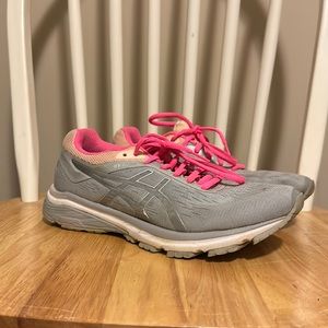 ASICS- GT-1000- Size 7.5